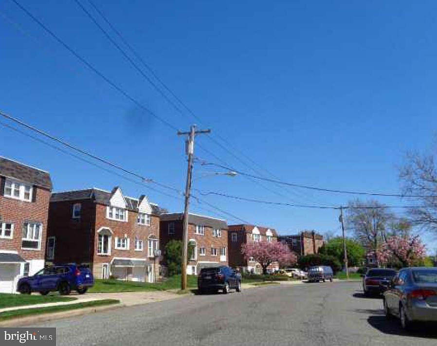 2nd image of 15033 London Rd