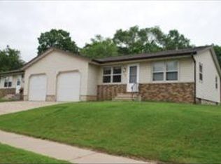 619 12th Ave S, Onalaska, WI 54650