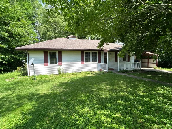 13 Lambert Dr, Mount Carmel, IL 62863