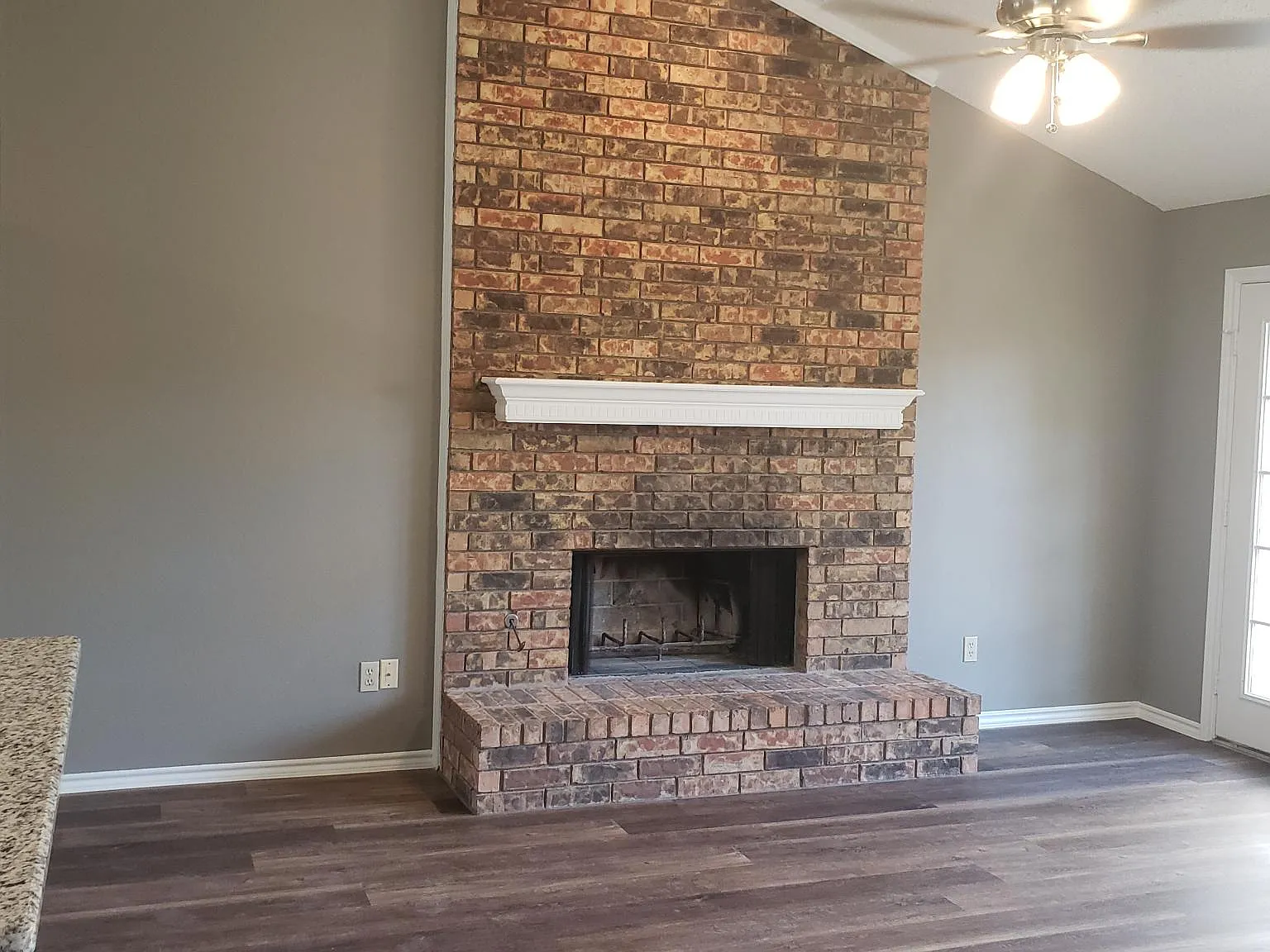 3 bed, 1400 sqft, $2,375 — Photo 4
