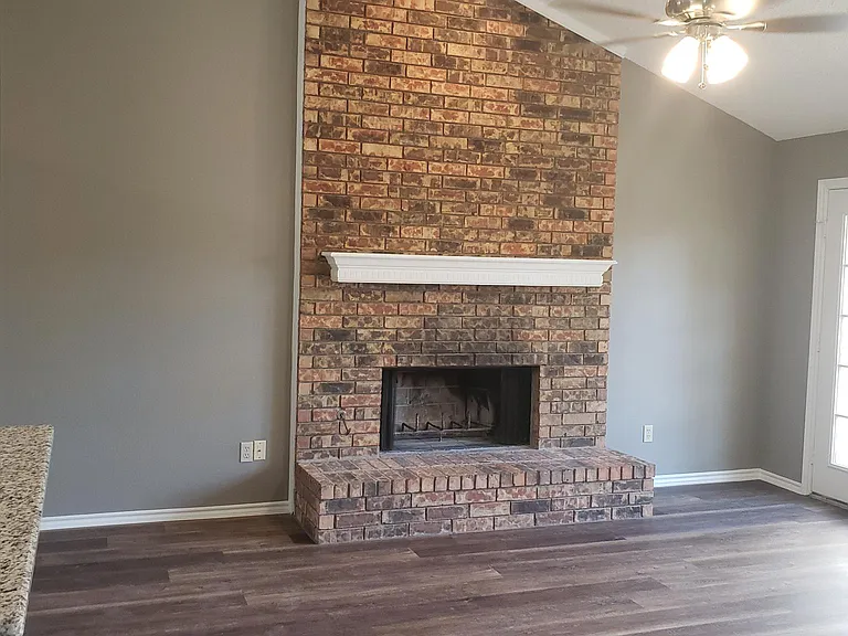 1408 Dudley Dr — Photo 4