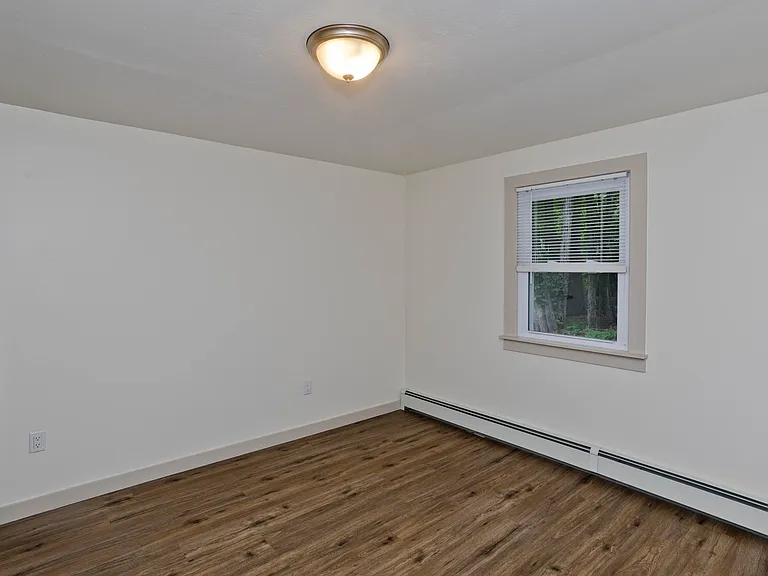 294 Buckland Rd — Photo 14