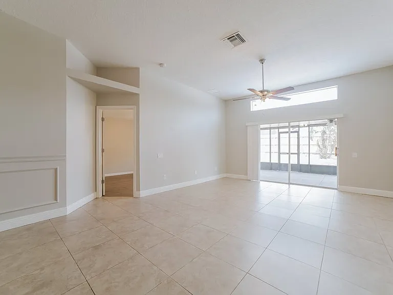 10225 Hunters Haven Blvd — Photo 5