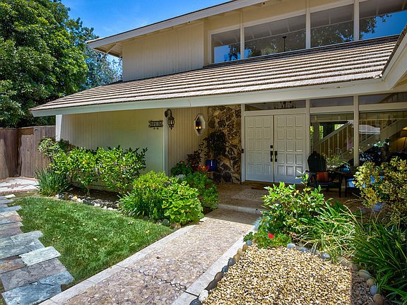 3rd image of 1624 S Berwick Pl