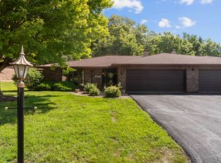 3746 53rd St #1, Moline, IL 61265