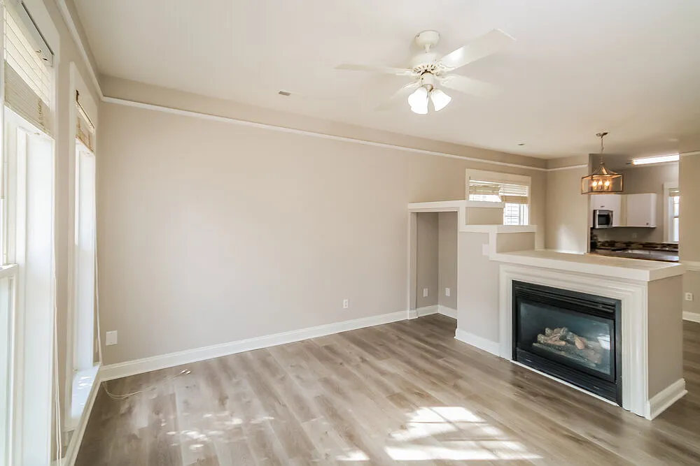 3 bed, 2.5 bath, 1631 sqft, $2,290 — Photo 4