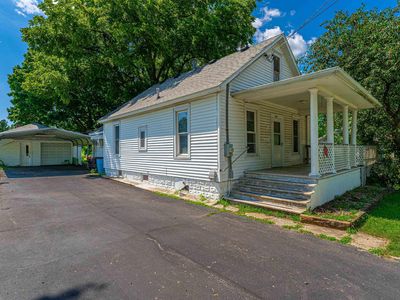 1007 S College St, Lincoln, IL, 62656
