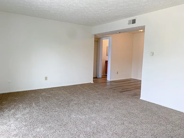Waterstone Place Apartments — Photo 4