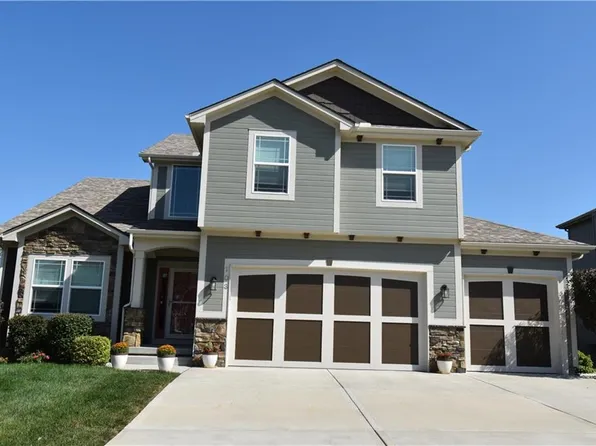 703 19th Ave N, Greenwood, MO 64034