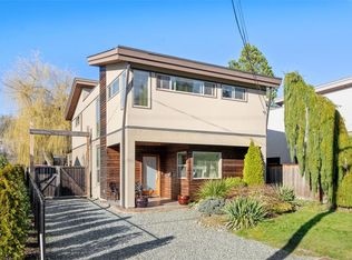 842 Canterbury Rd, Saanich, BC V8X 3E6