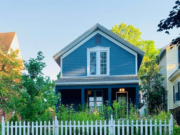 415 2nd St, Manistee, MI 49660