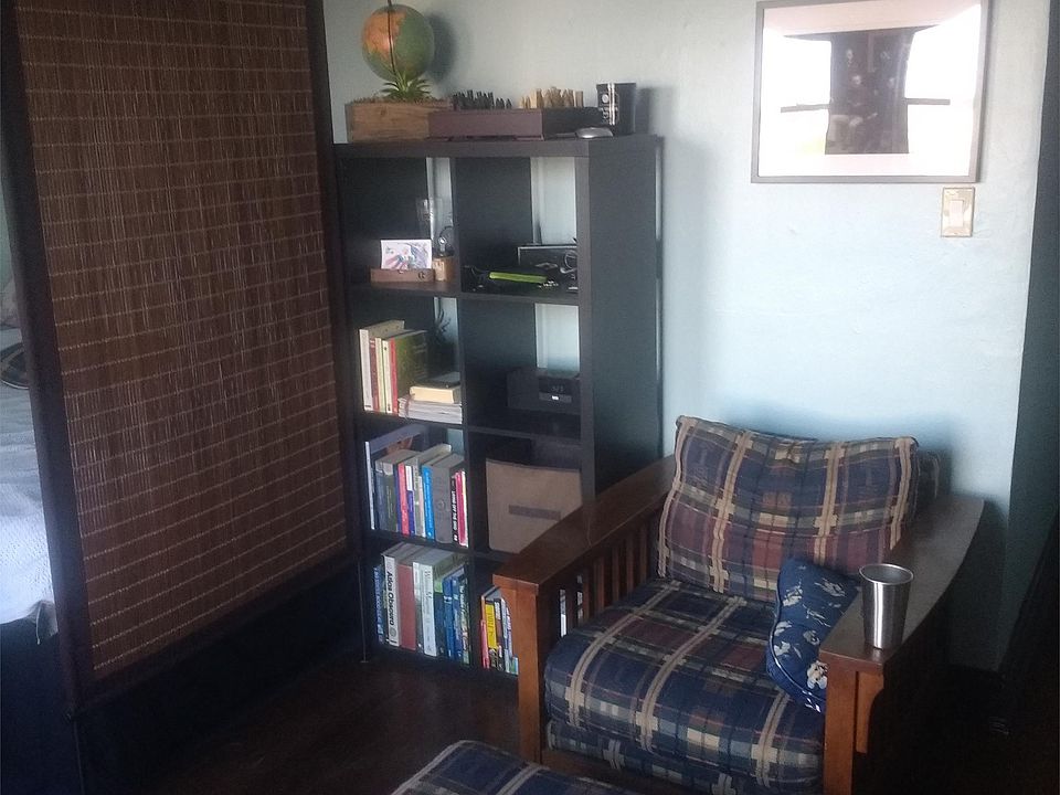 1st image of 407 NE 45th St #14695603