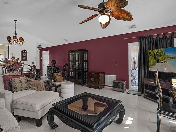 5th image of 637 Moss Park Ct