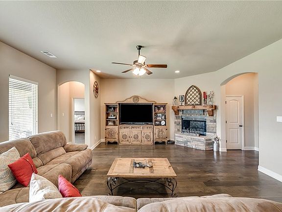 4th image of 805 Rockcress Dr