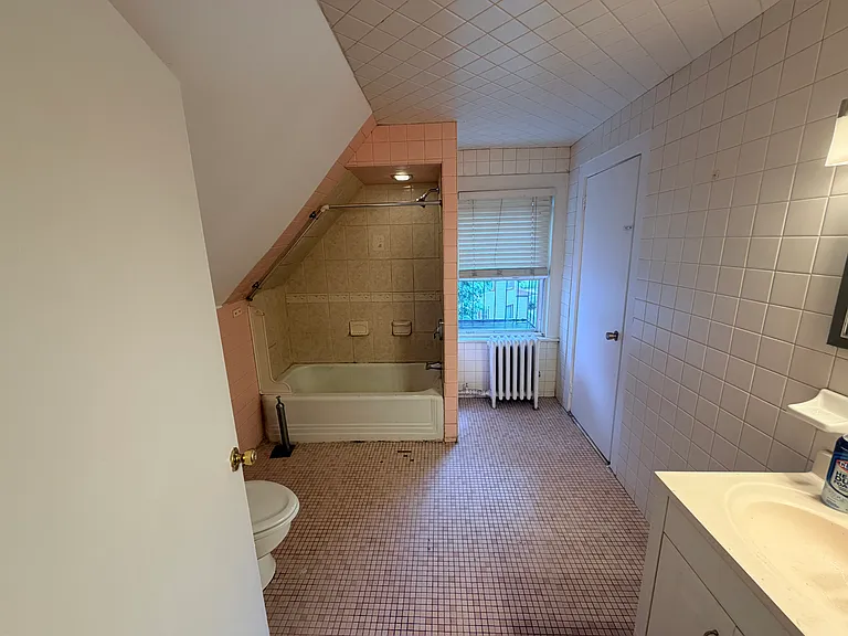 269 Rich Ave #3 — Photo 6