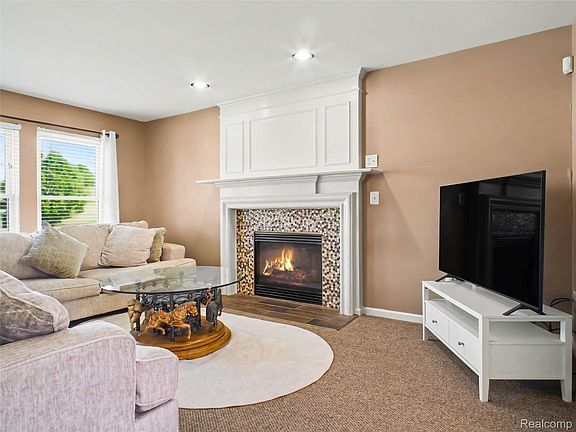 2nd image of 6467 Cranberry Dr