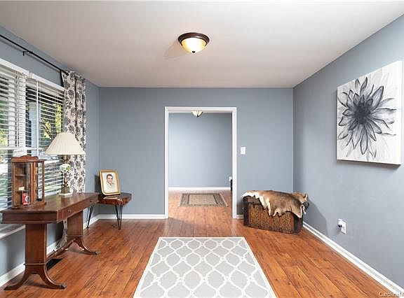 2nd image of 523 Shadow View Dr