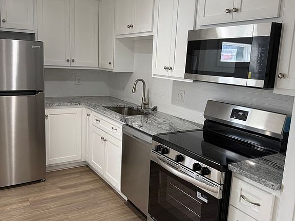 2nd image of 400 Gallatin Ave #3