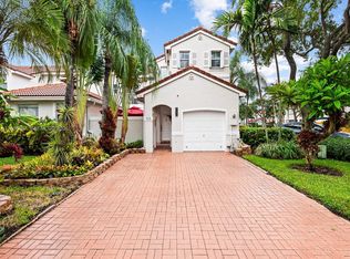 West Lake Village, Hollywood, FL 33019