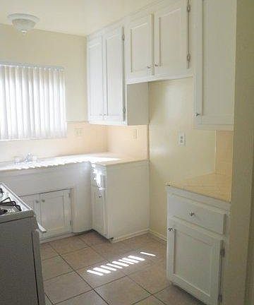 3rd image of 1026 W Granada Ct APT 2