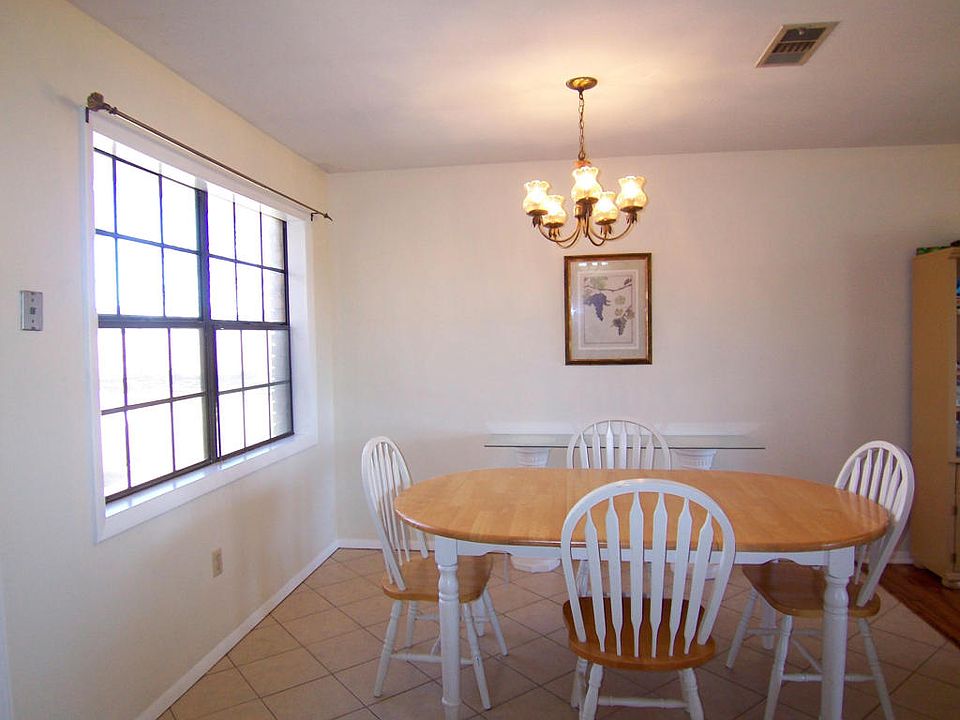 2nd image of 67 E Oakvale Rd