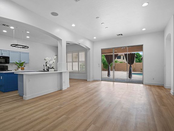 2nd image of 757 W CAROB Way