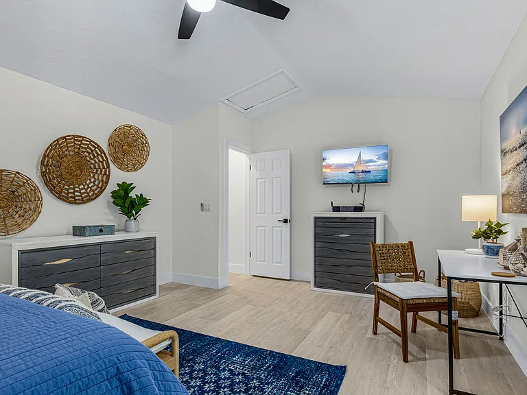 Windjammer Ln — Photo 16