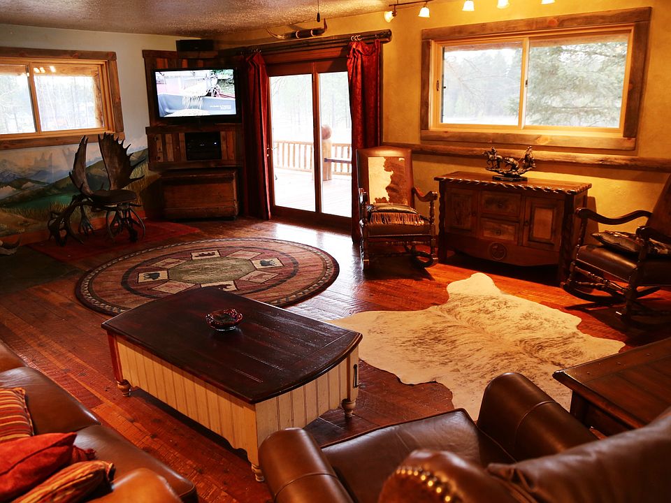 Living Rm to Wraparound Deck