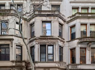 318 W 102nd St, New York, NY 10025