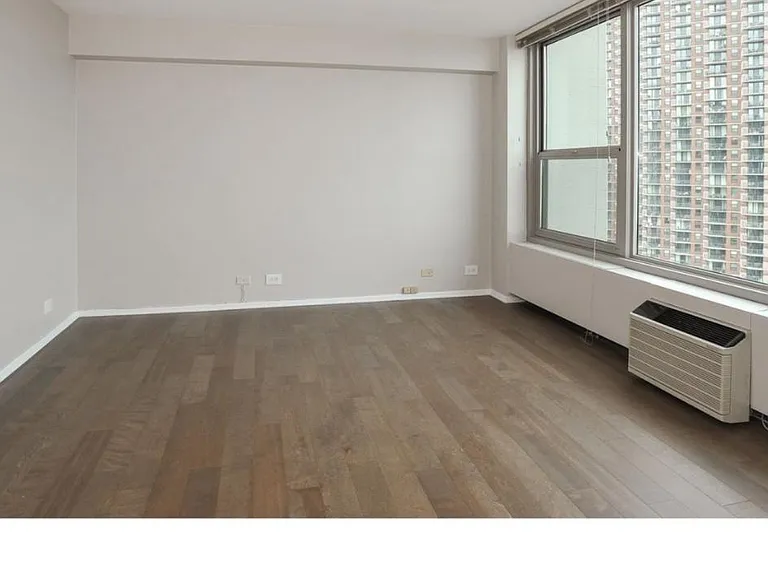 3600 N Lake Shore Dr #2118 — Photo 21