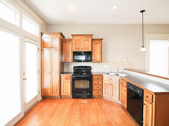 4th image of 11248 N Bristol Ave
