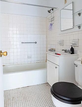5th image of 572 E New York Ave #2B