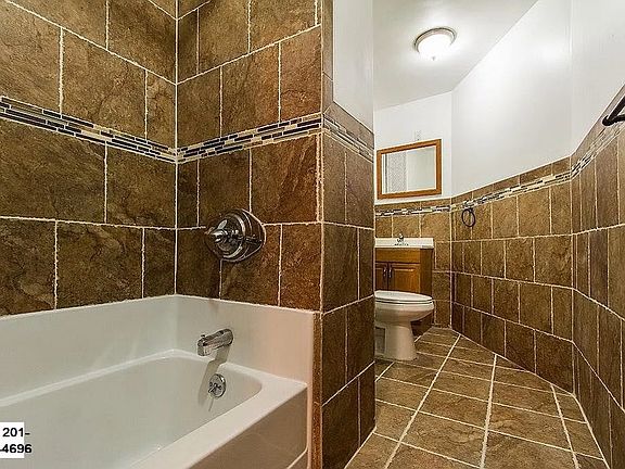 2nd image of 466 Mercer St #1