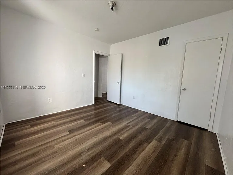 251 Hibiscus Dr #4 — Photo 14