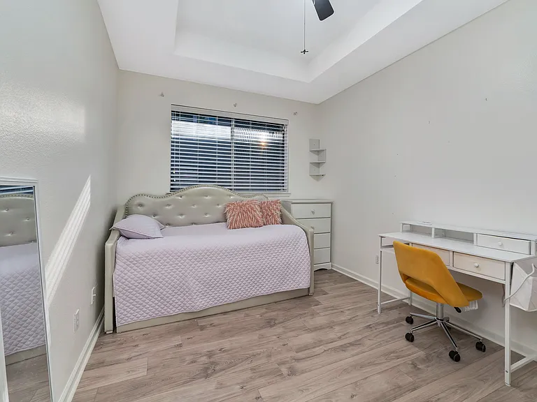 8412 Pioneer Dr — Photo 21