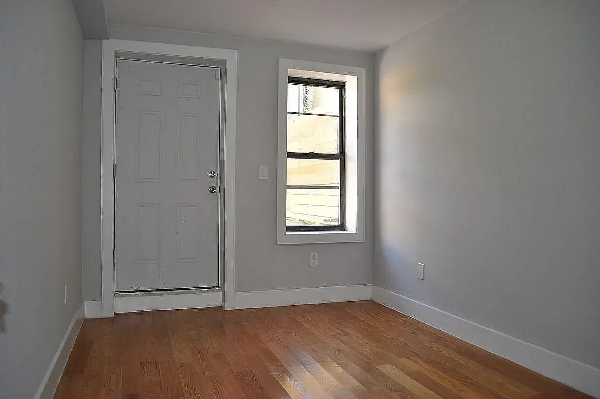 494 Marion Street — Photo 3