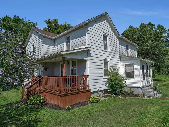 6481 Hatter Rd, Newfane, NY 14108
