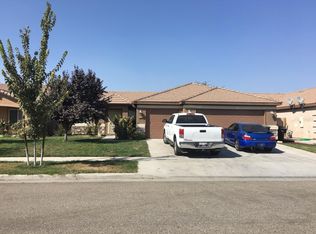 1404 W Bella Oaks Way, Hanford, CA 93230