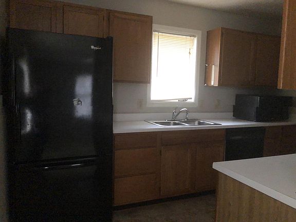 4th image of 912 Preston Ct