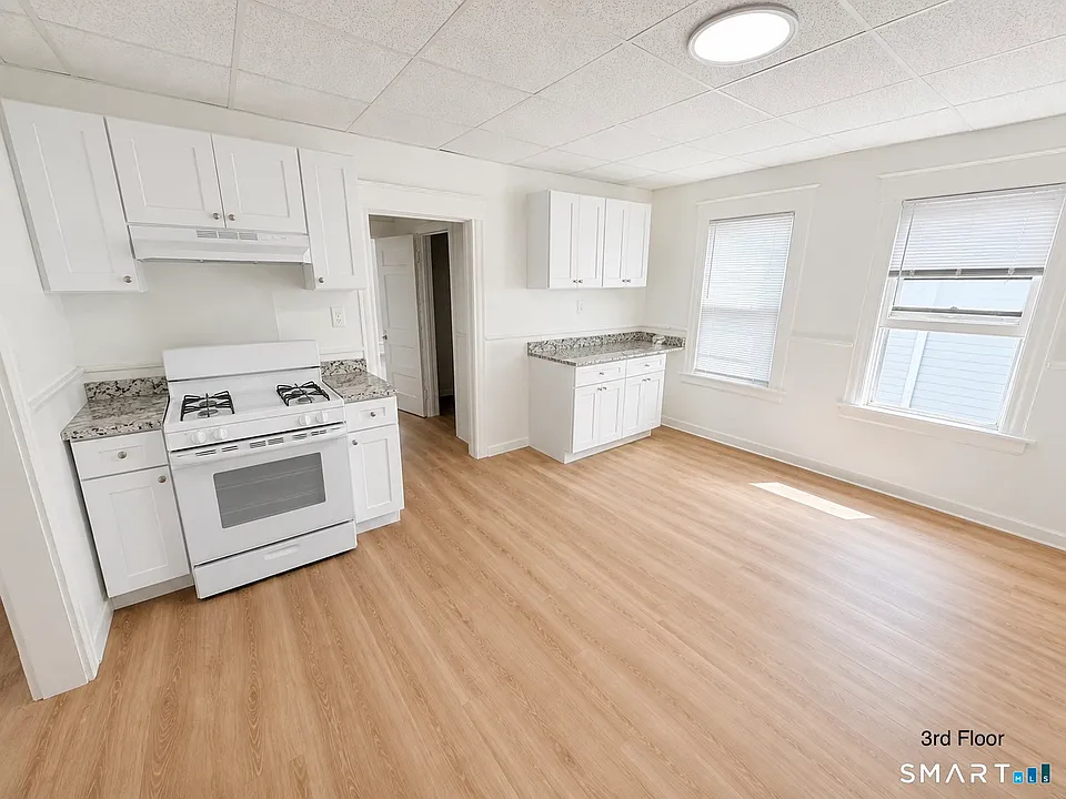 18 Buell St #3