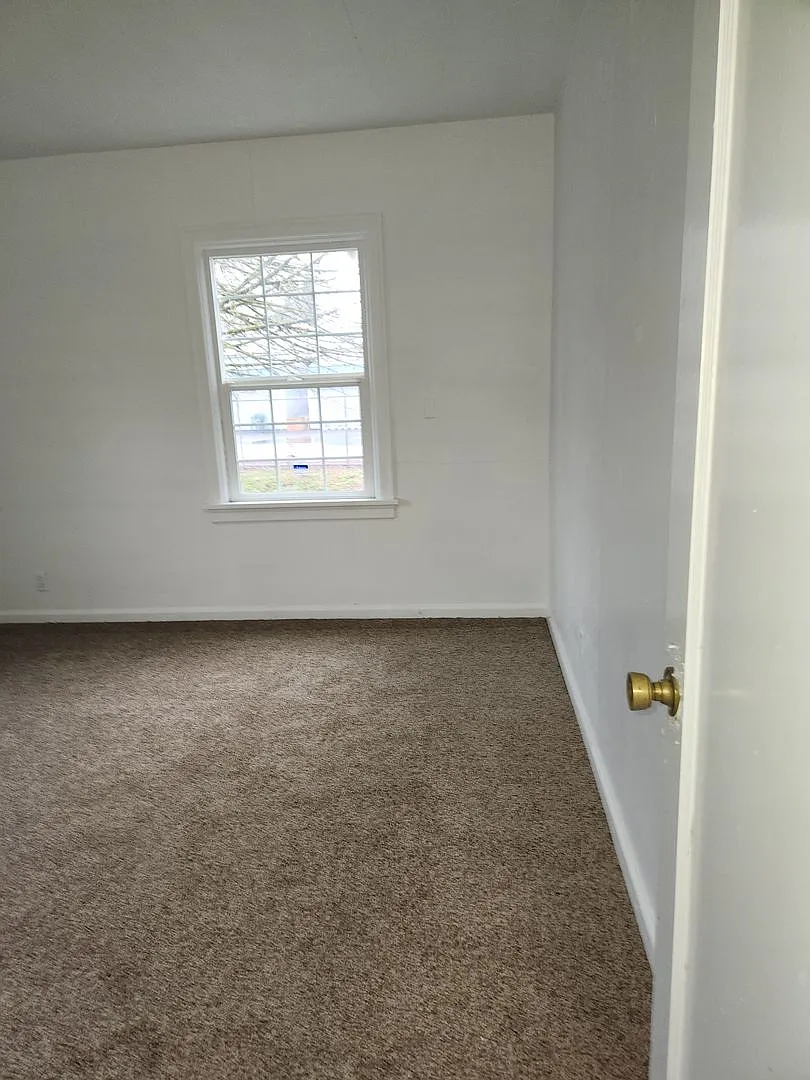 3-bedroom 1 bath House — Photo 4