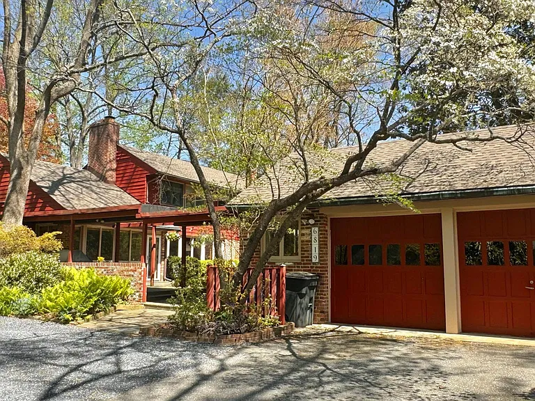 6819 Selkirk Dr — Photo 15