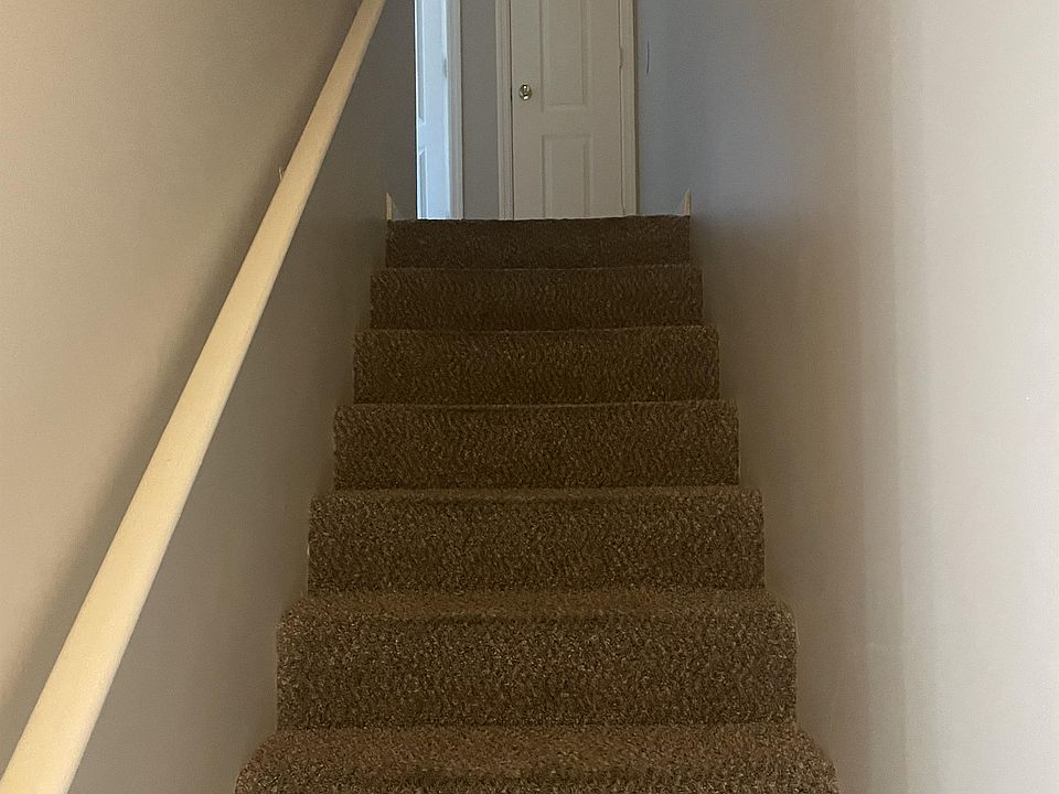 2nd image of 114 Herndon St APT 3