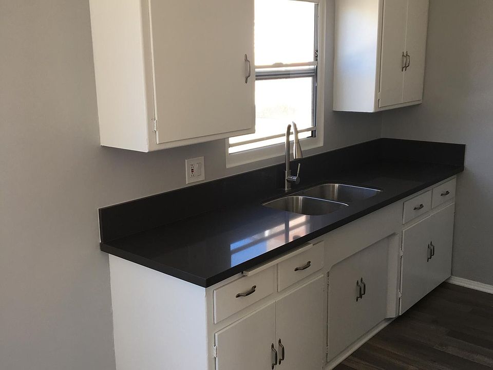 Kitchen sink and countertop