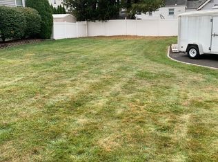 36 Vernon St, Sewaren, NJ 07077