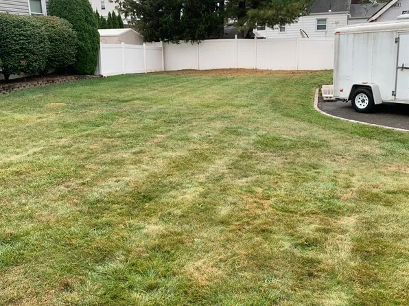 36 Vernon St, Sewaren, NJ 07077