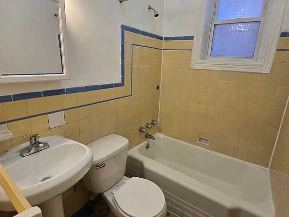 4th image of 2910 W Oxford St #1