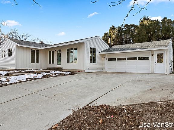 3rd image of 4356 Northgate Dr NE