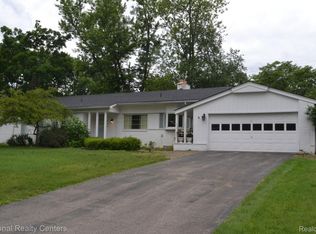 7196 Springridge Rd, West Bloomfield, MI 48322