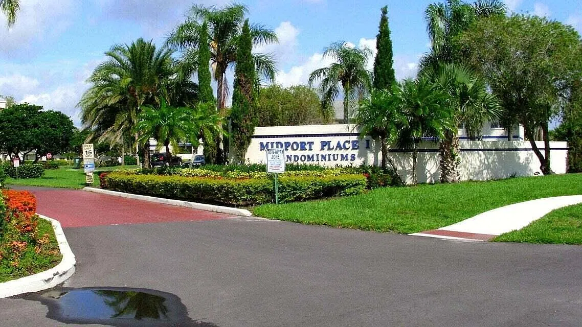 2 bed, 2.0 bath, 886 sqft, $1,700 — Photo 3